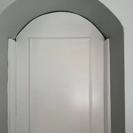 Dick Barry's Apartment